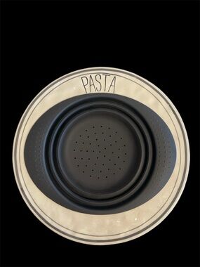 Mud pie pasta bowl & silicone strainer set off-white 3 in x 14in diameter NWT